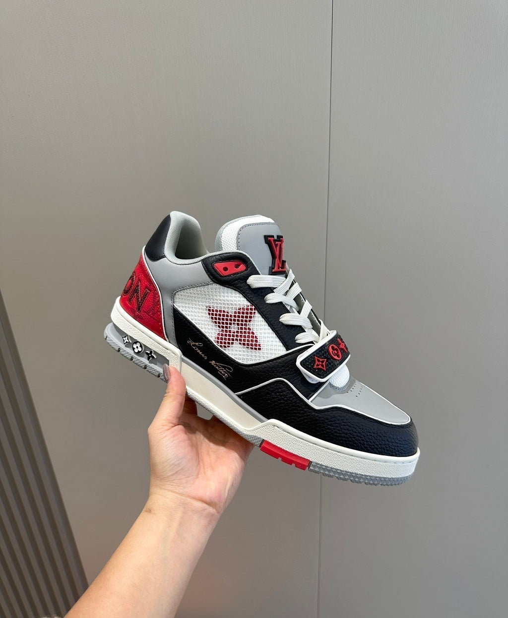 LV Trainer Red Grey Black
