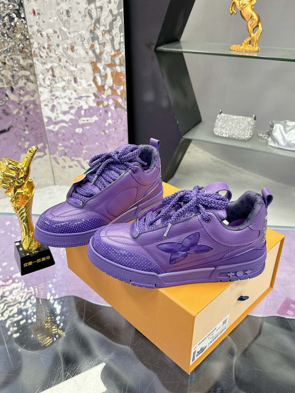 LV Skate Violet