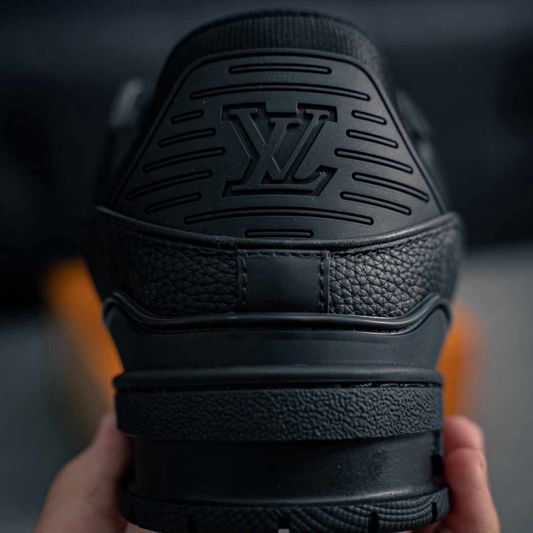 LV Trainer Black