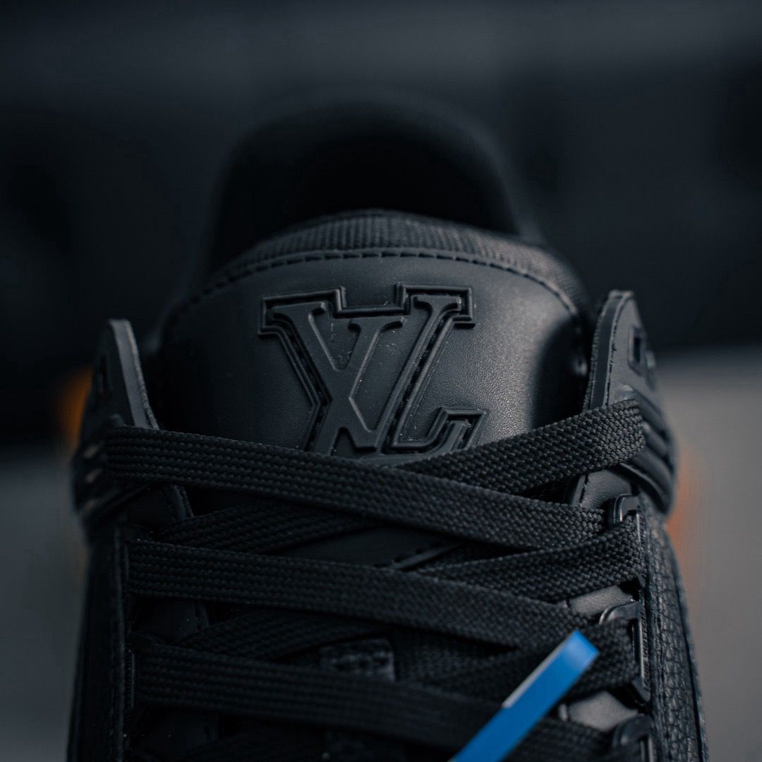 LV Trainer Black