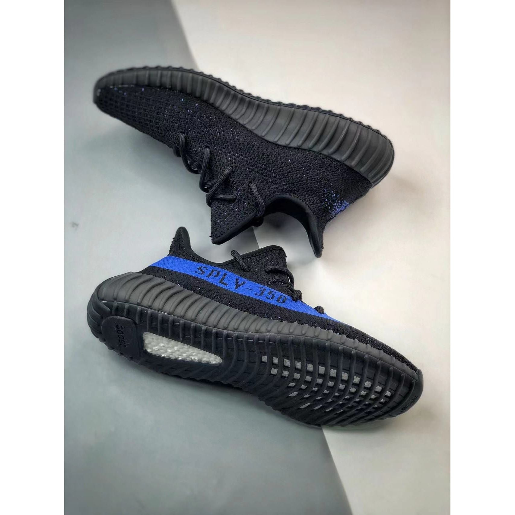 YZY Boost 350 V2 'Dazzling Blue'