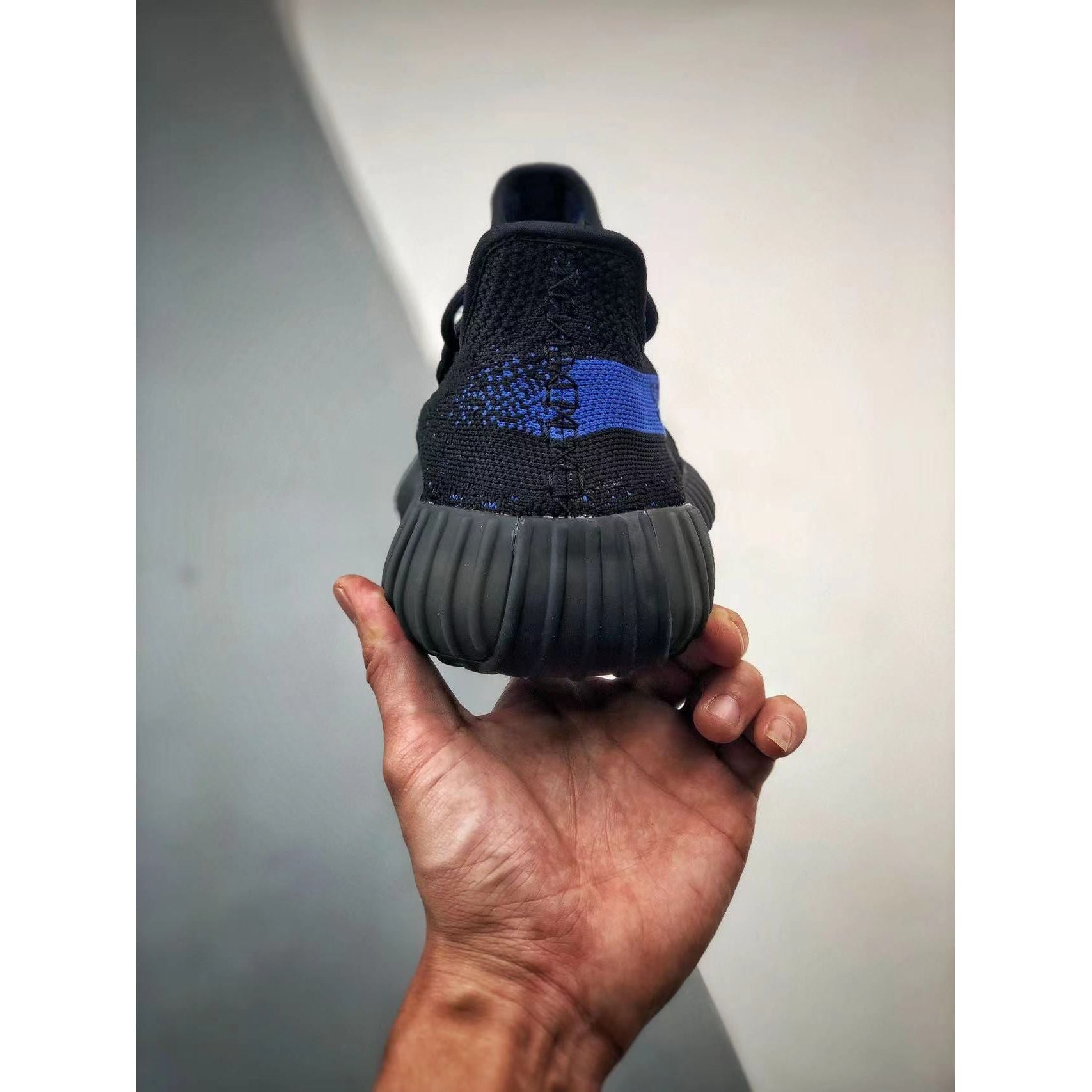 YZY Boost 350 V2 'Dazzling Blue'
