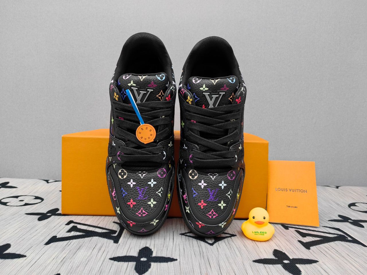 LV Trainer Takashi Murakami Black