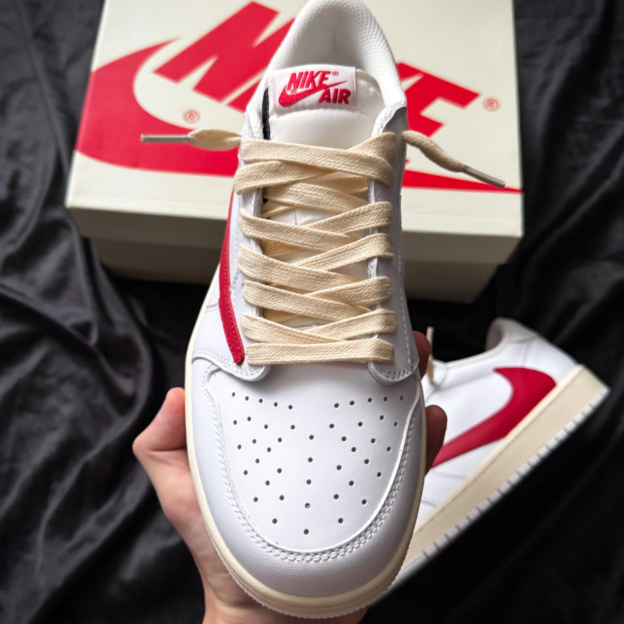 AJ 1 Low x Travis 'Red/White'