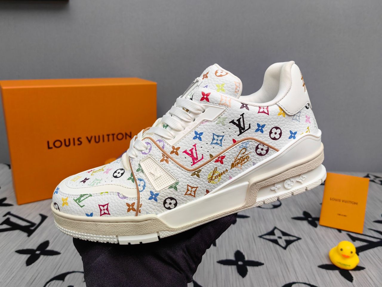 LV Trainer Takashi Murakami White