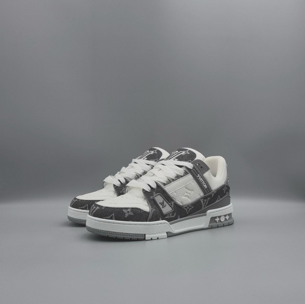 LV Trainer Grey