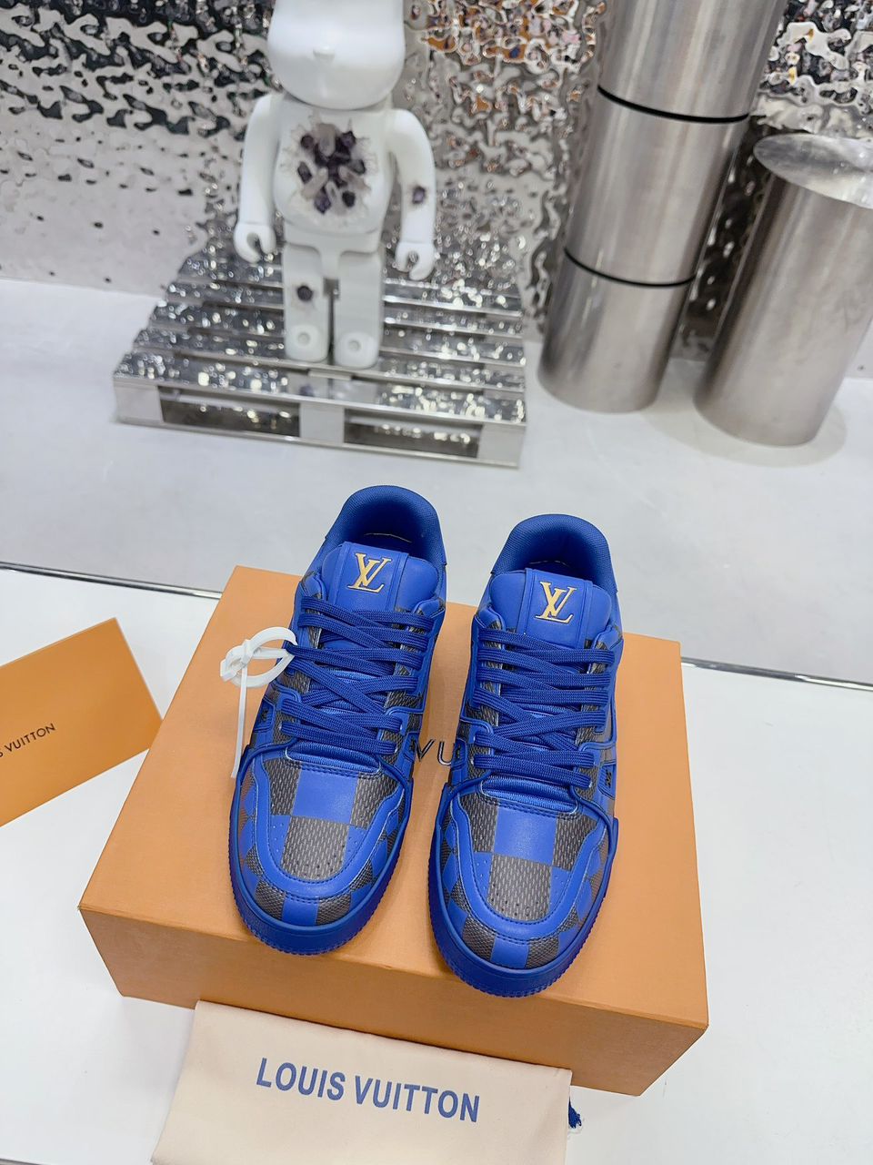 LV Trainer #54 Blue
