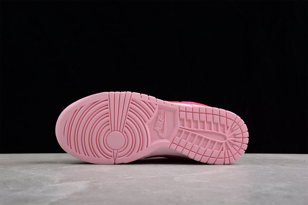 Dunk Low Triple Pink