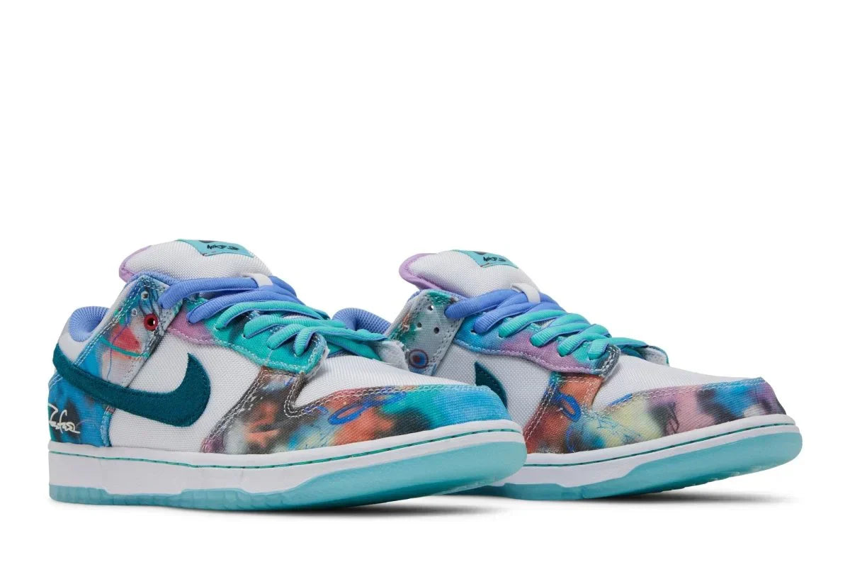Dunk Low x Futura Skateboard Bleached Aqua Blue