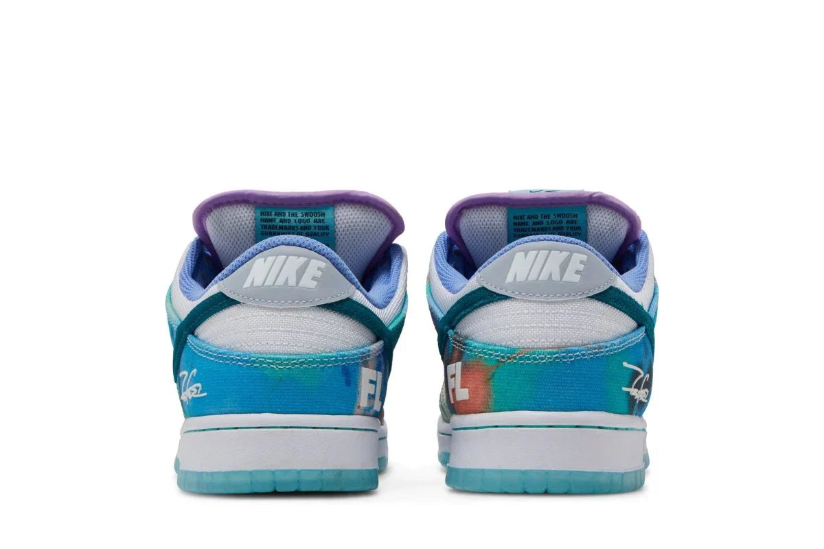 Dunk Low x Futura Skateboard Bleached Aqua Blue