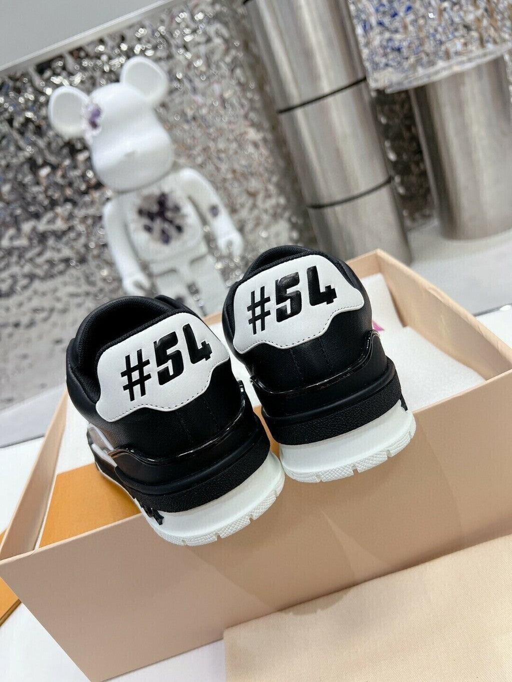 LV Trainer Black Grey White