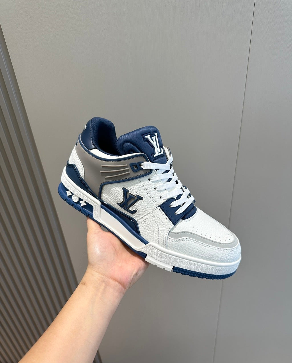 LV Trainer White/Blue