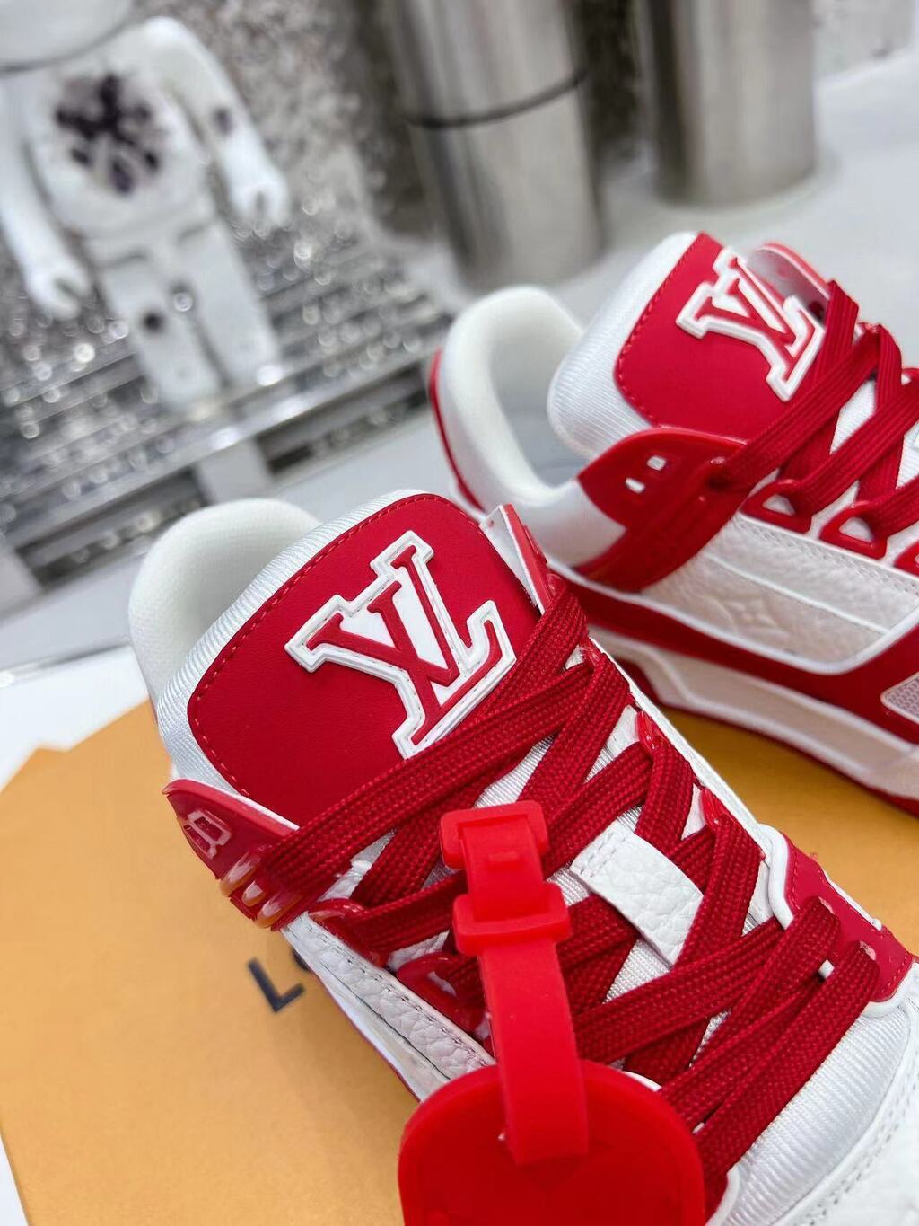 LV Trainer Red White