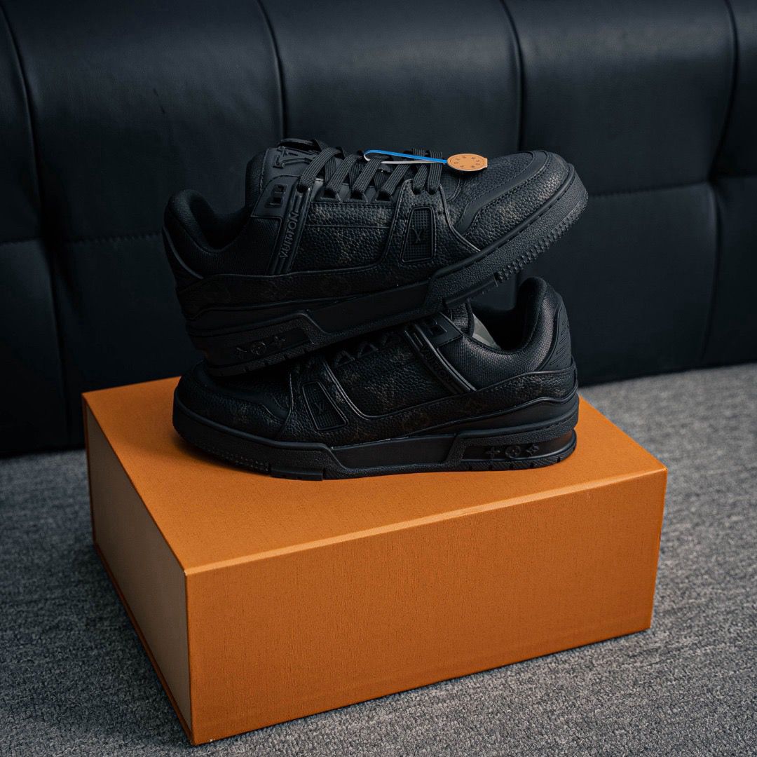 LV Trainer Black