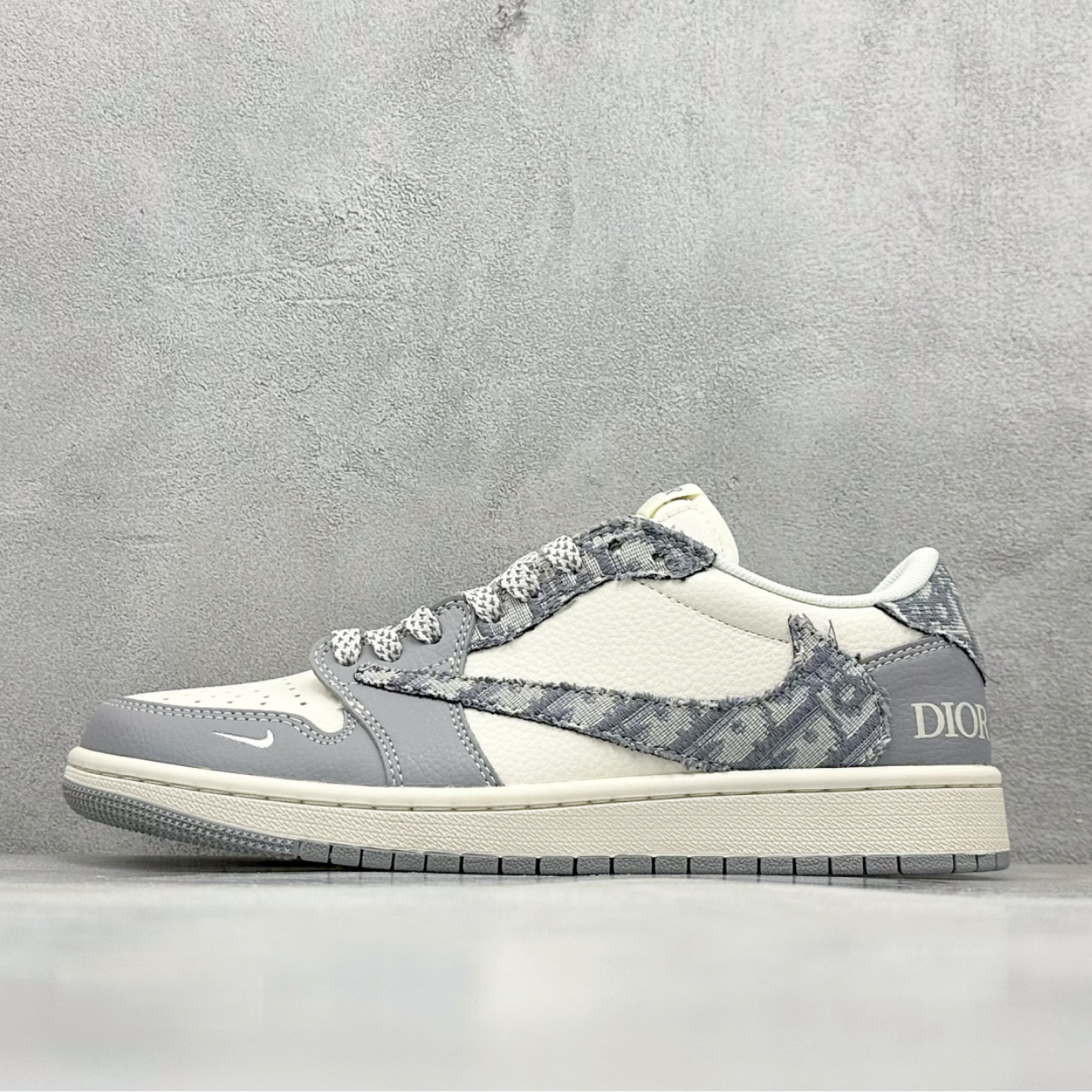 AJ 1 Retro Low x Travis 'Dior' Customs
