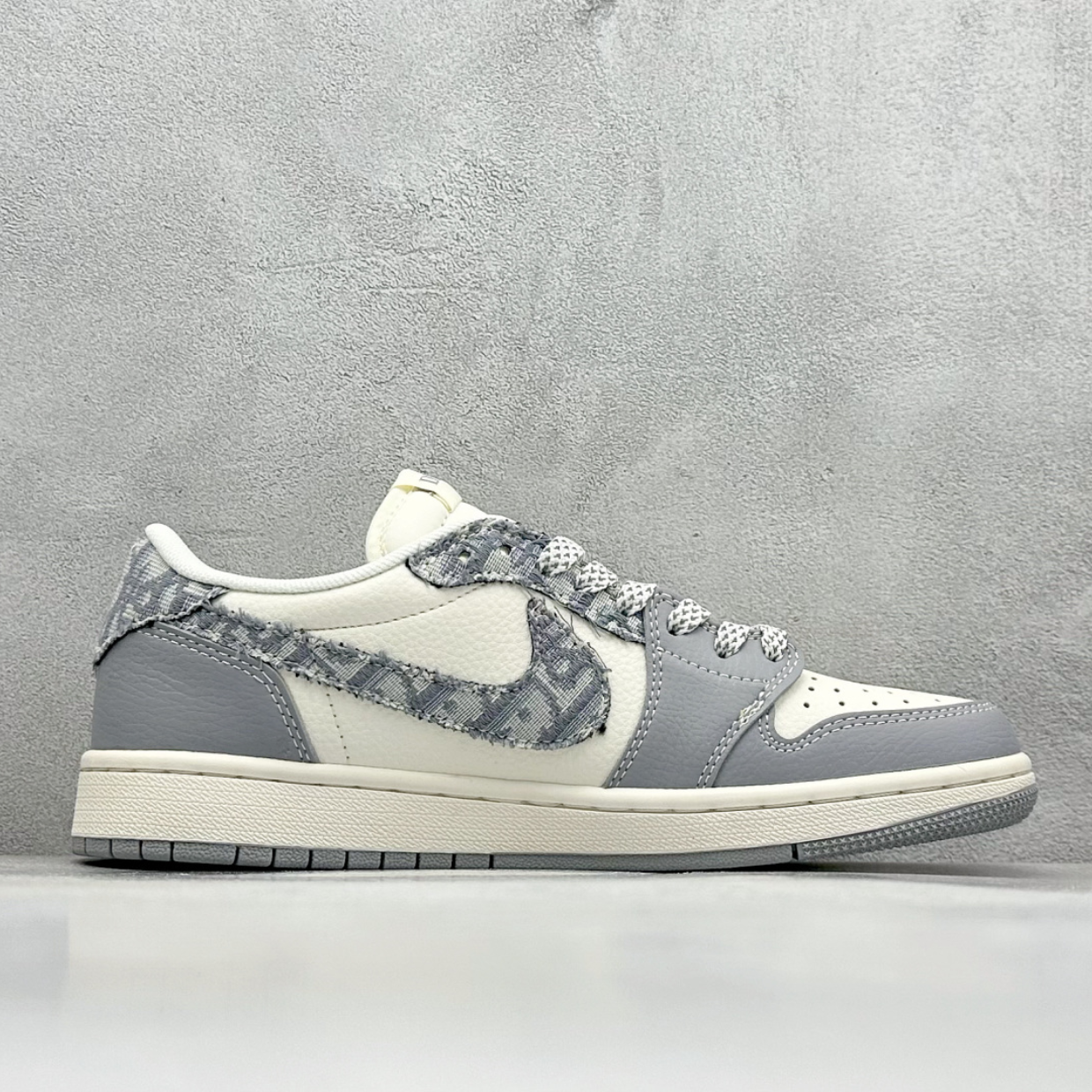 AJ 1 Retro Low x Travis 'Dior' Customs