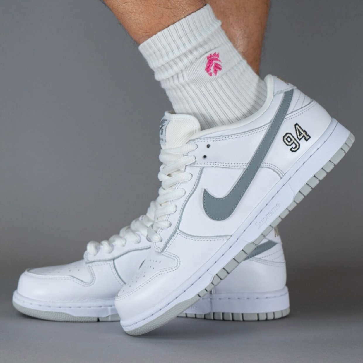 Low SB x Supreme 'White Metalic Silver'