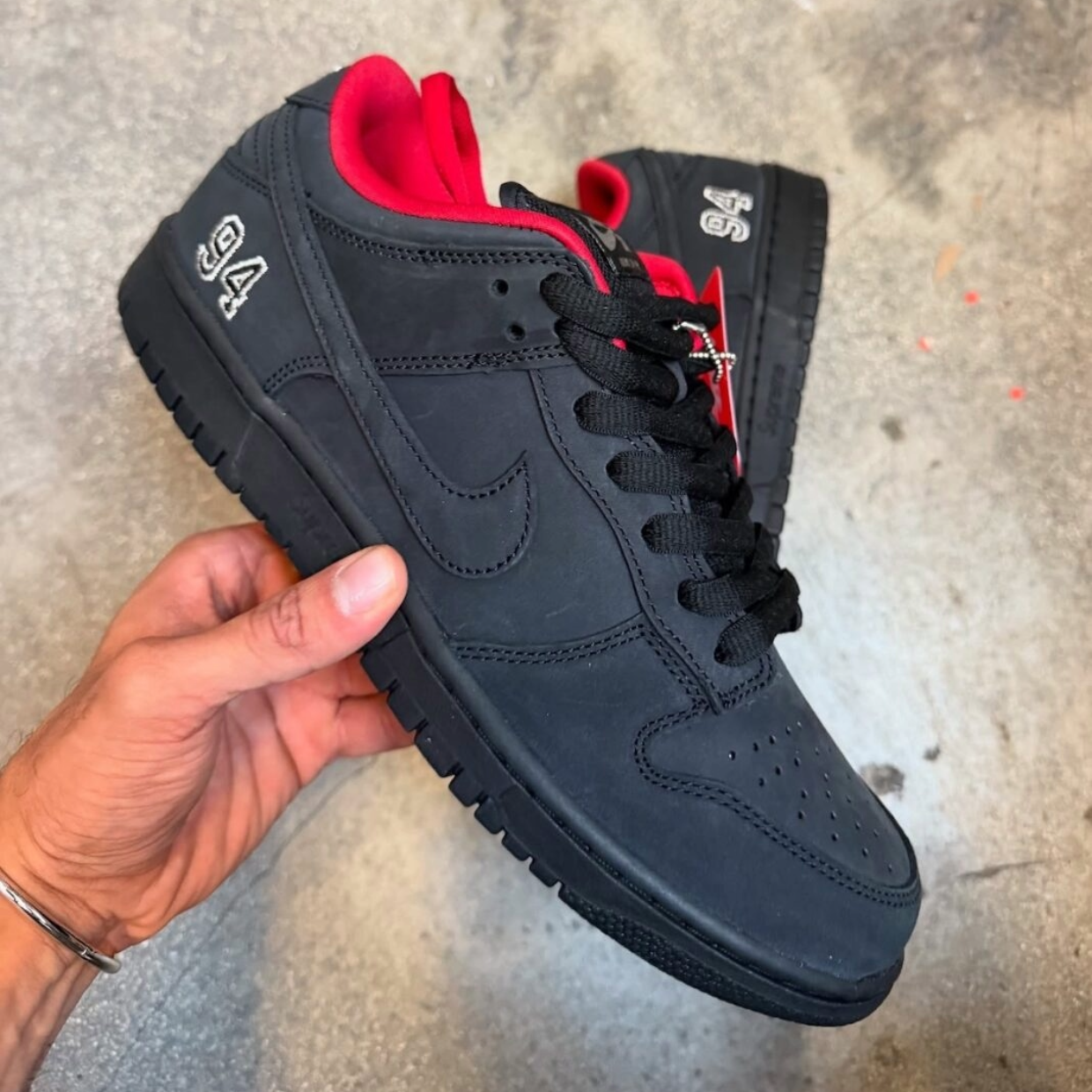 Low SB x Supreme 'Black'