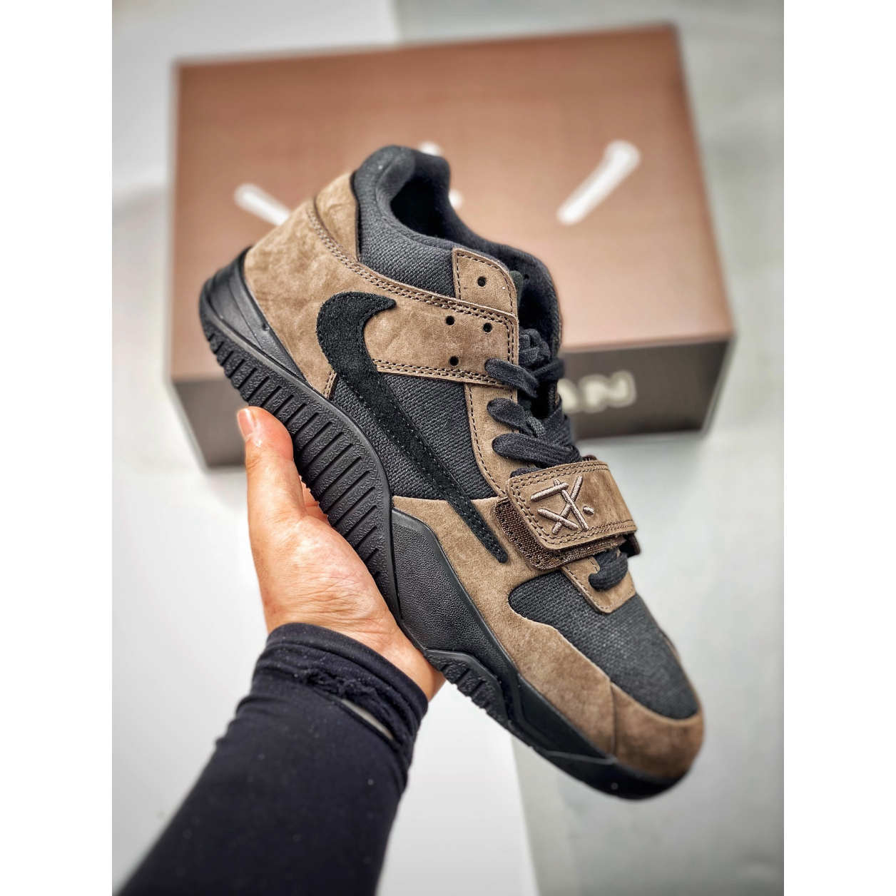 Jumpman x Travis Cut The Check 'Mocha'