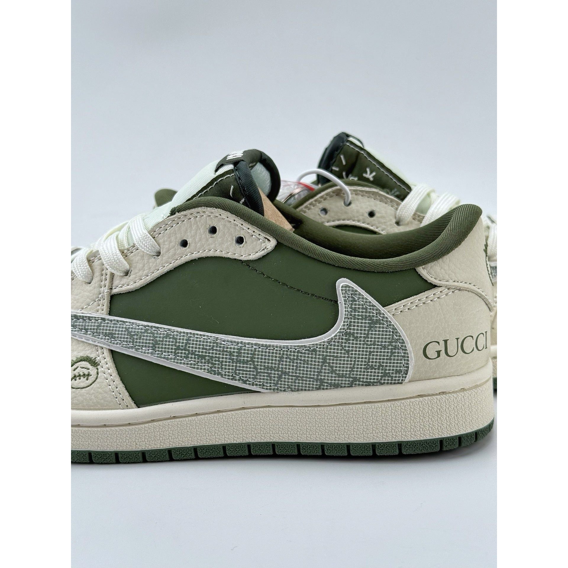 AJ 1 Retro Low x Travis 'Gucc' Customs