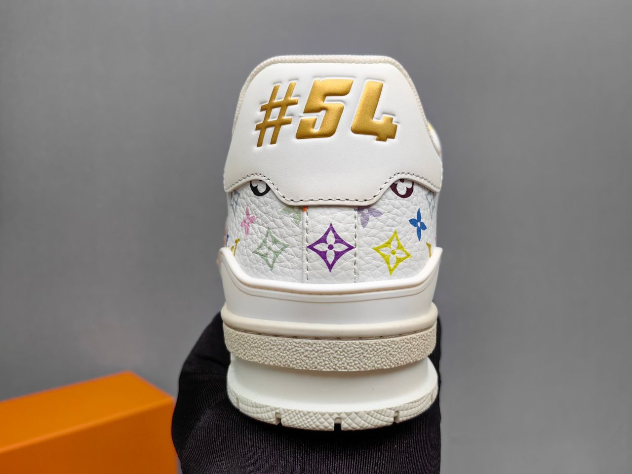 LV Trainer Takashi Murakami White