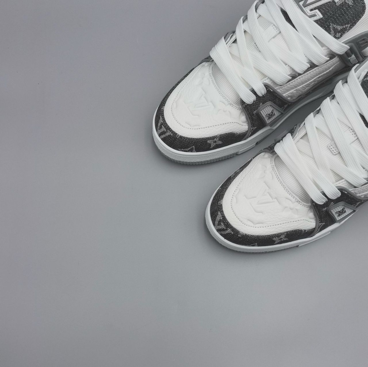LV Trainer Grey
