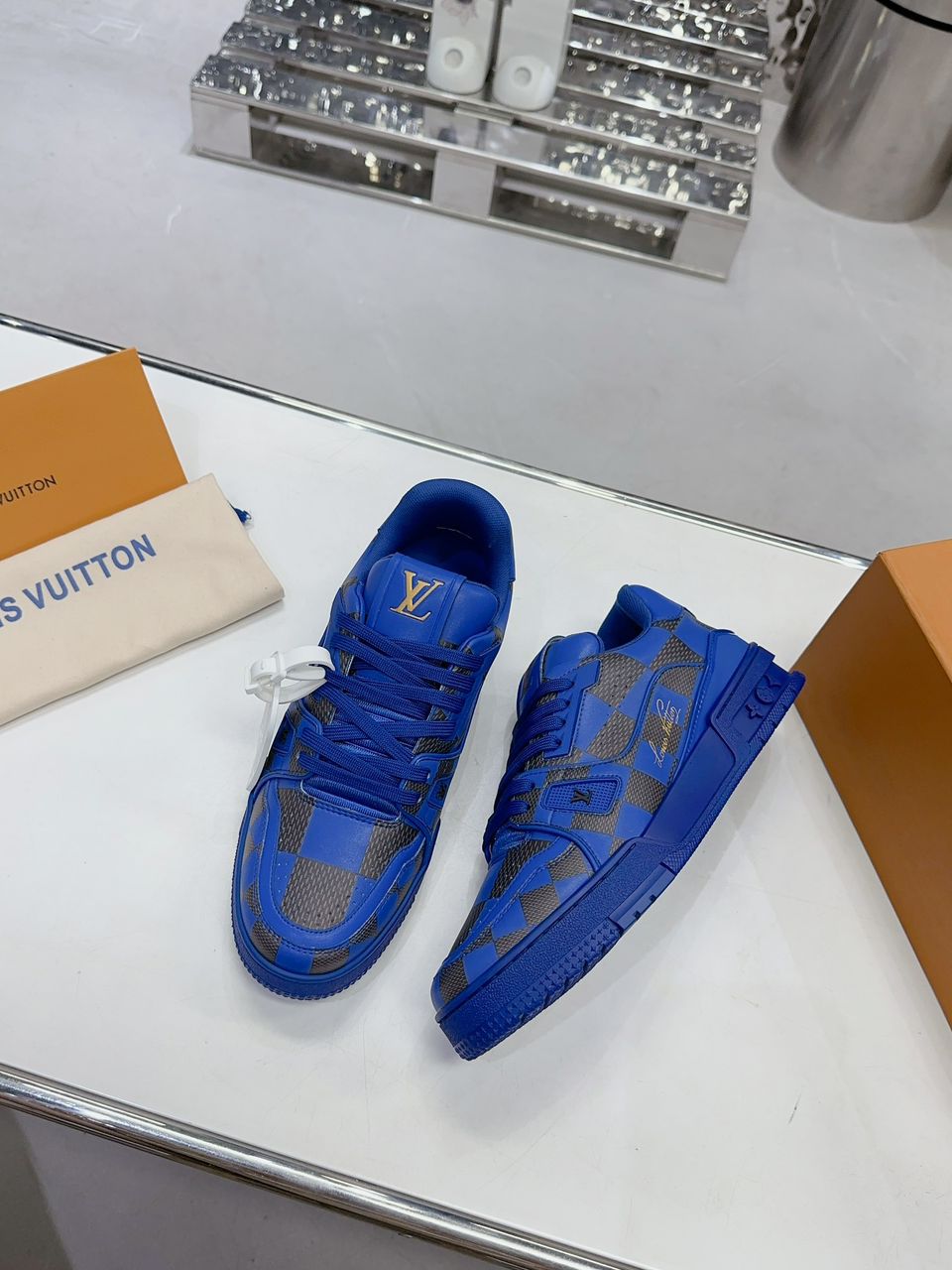 LV Trainer #54 Blue