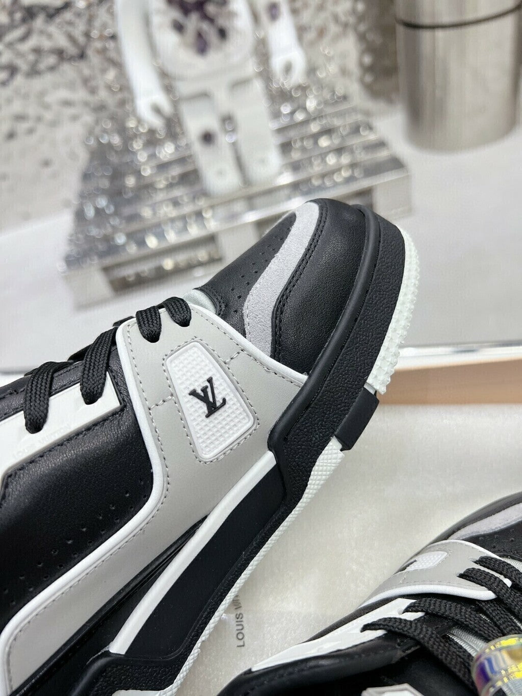 LV Trainer Black Grey White