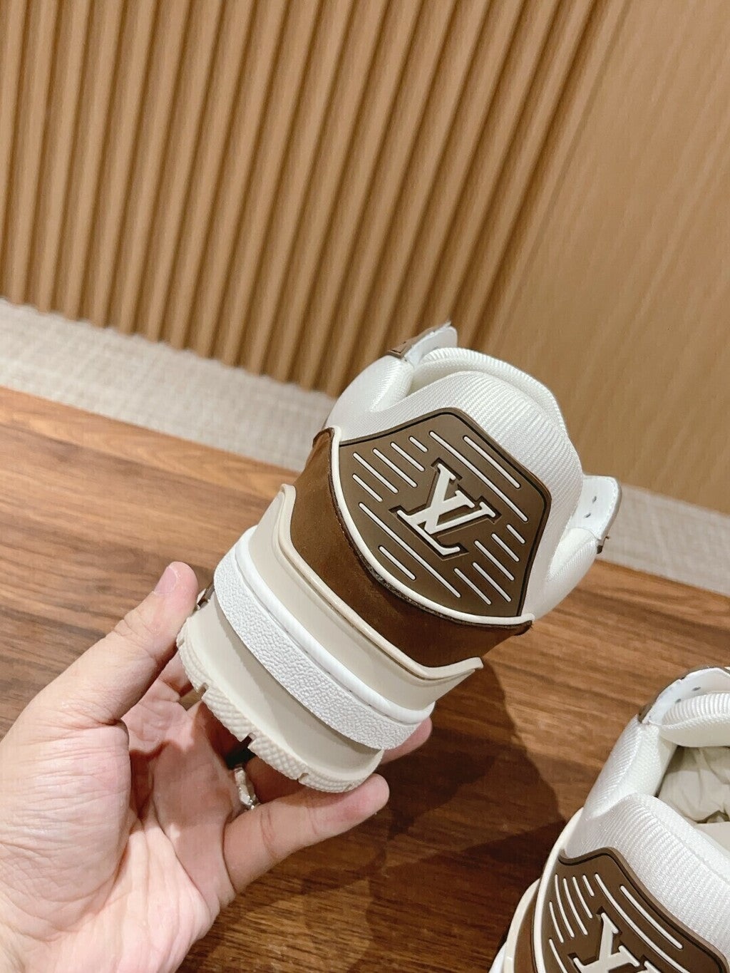 LV Trainer White Brown