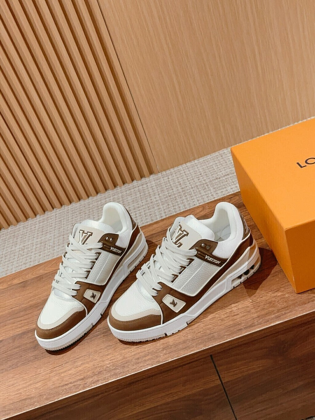 LV Trainer White Brown