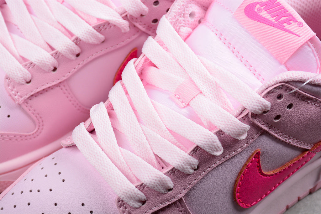 Dunk Low Triple Pink